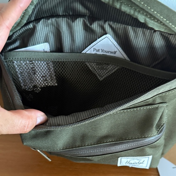 Herschel Supply Company Pop Quiz Olive Belt Bag - Picture 5 of 7